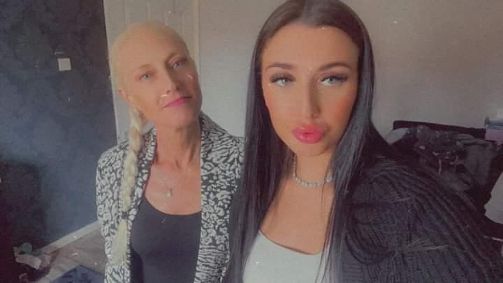 Lliljue's tweet photo. My birthday girl and lil old me ☺️❤️✨️ https://t.co/GecCHVuQDr