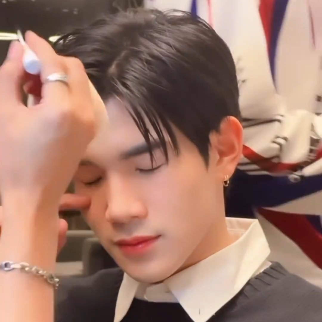 muji ۶ৎ tweet media