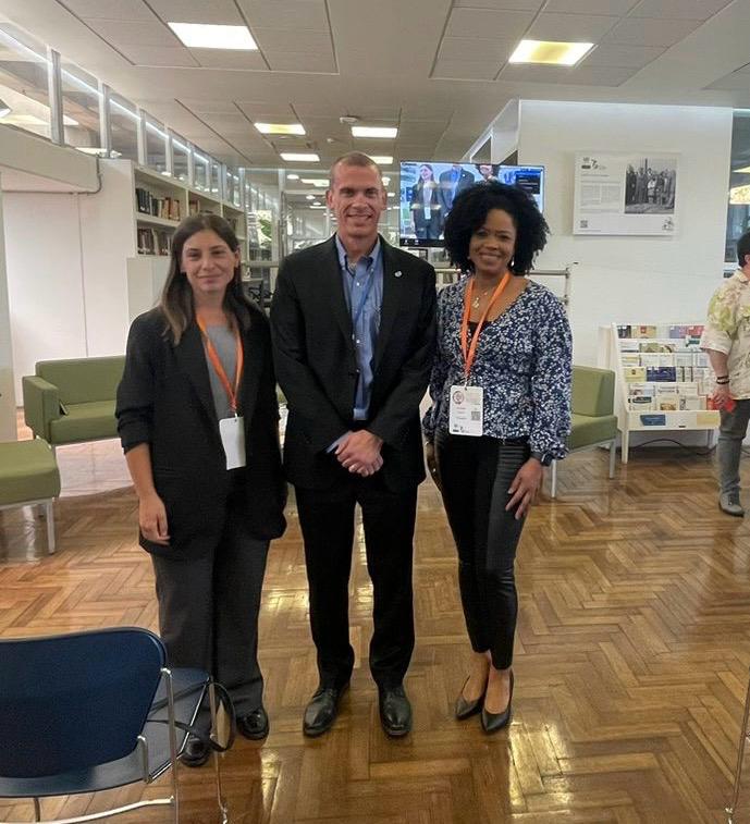 IFLALAC's tweet photo. El 18 de abril, miembros  de IFLA LAC, María Angélica  Fuentes y Jeannette Lebrón y representante de la Oficina Regional de LAC, Yamila Cortenova, participaron del Seminario Gestión del conocimiento para lograr los ODS en la Biblioteca Hernán Santa  Cruz de la CEPAL en Chile. https://t.co/ISJV6jCcQ2