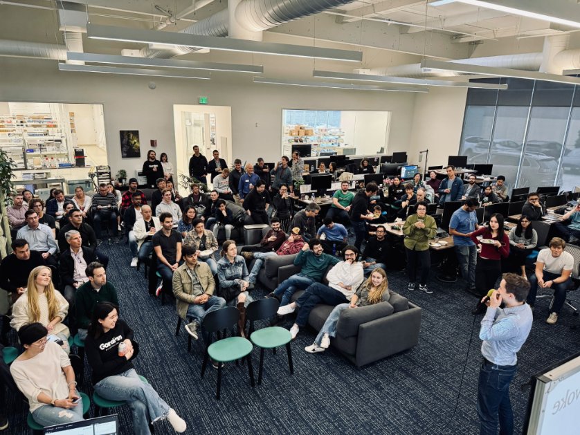 MartinBJensen's tweet image. Was great to host @Atelfo at @GordianBio happy hour last night.
It&apos;s not easy captivating an audience with biopharma history lessons, but Alex pulled it off. 
Who knew that @YakultUSA was connected to the cancer #ADC explosion?!