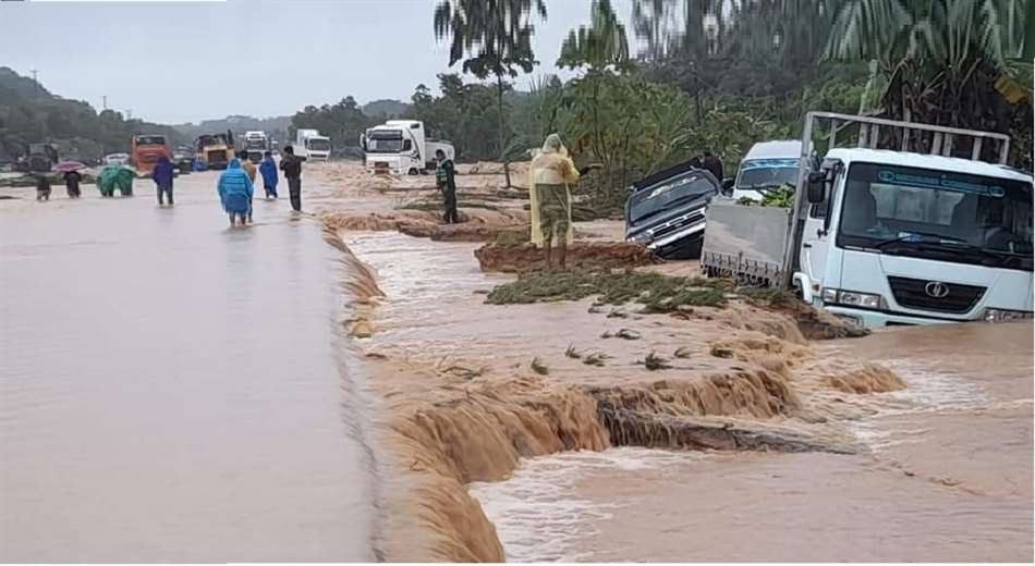 eldiabolivia's tweet photo. Senamhi activa alerta Naranja hasta el sábado por posible desborde de ríos en Cochabamba
Lea más información >> https://t.co/Jd7EtKBS6G

#Chapare #Ichilo #Lluvias #CochabambaBo
#ElDíaBolivia https://t.co/T9asFIH0DG