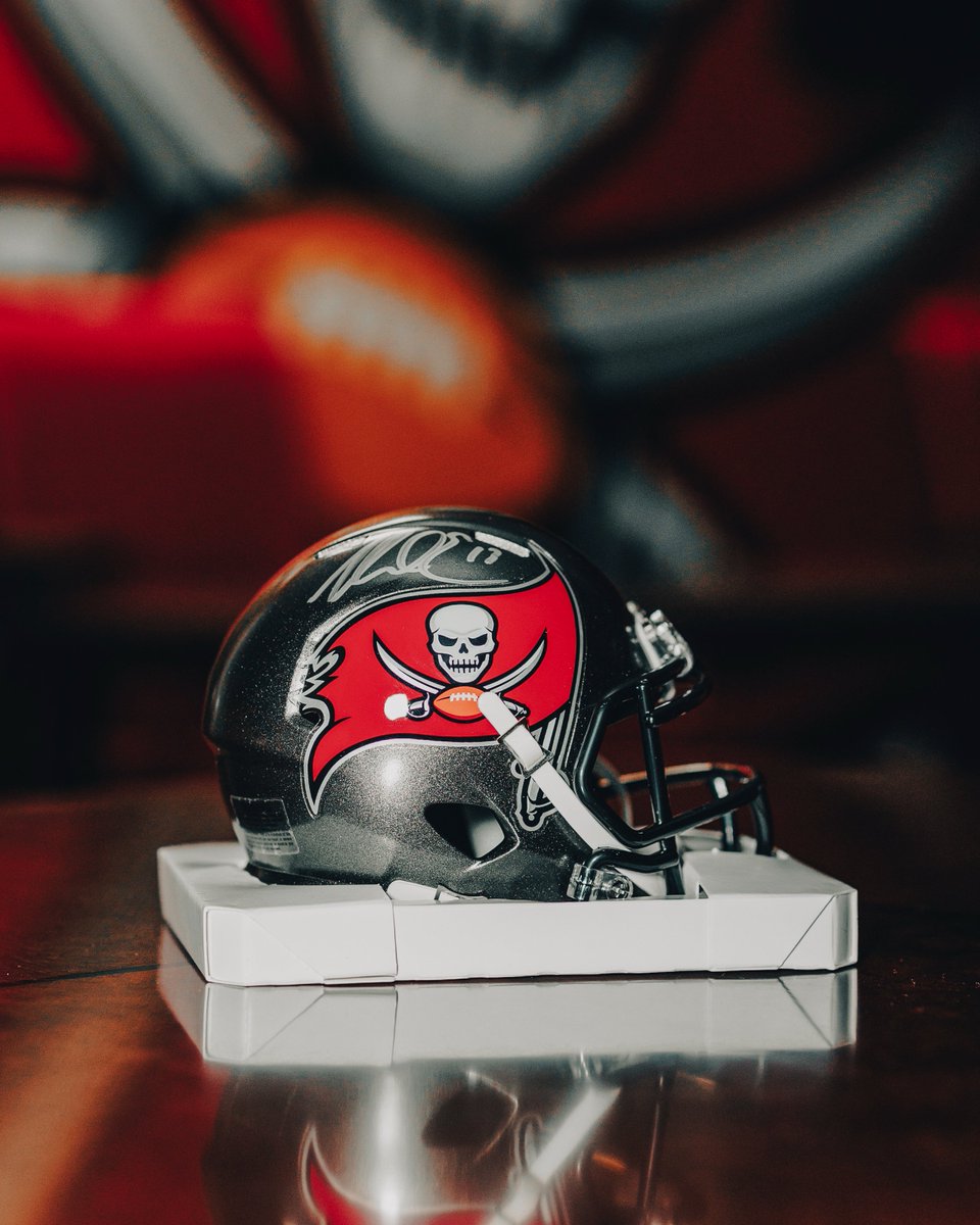 Buccaneers's tweet image. While we patiently wait for our pick, who wants a signed @MikeEvans13_ mini helmet? 👀