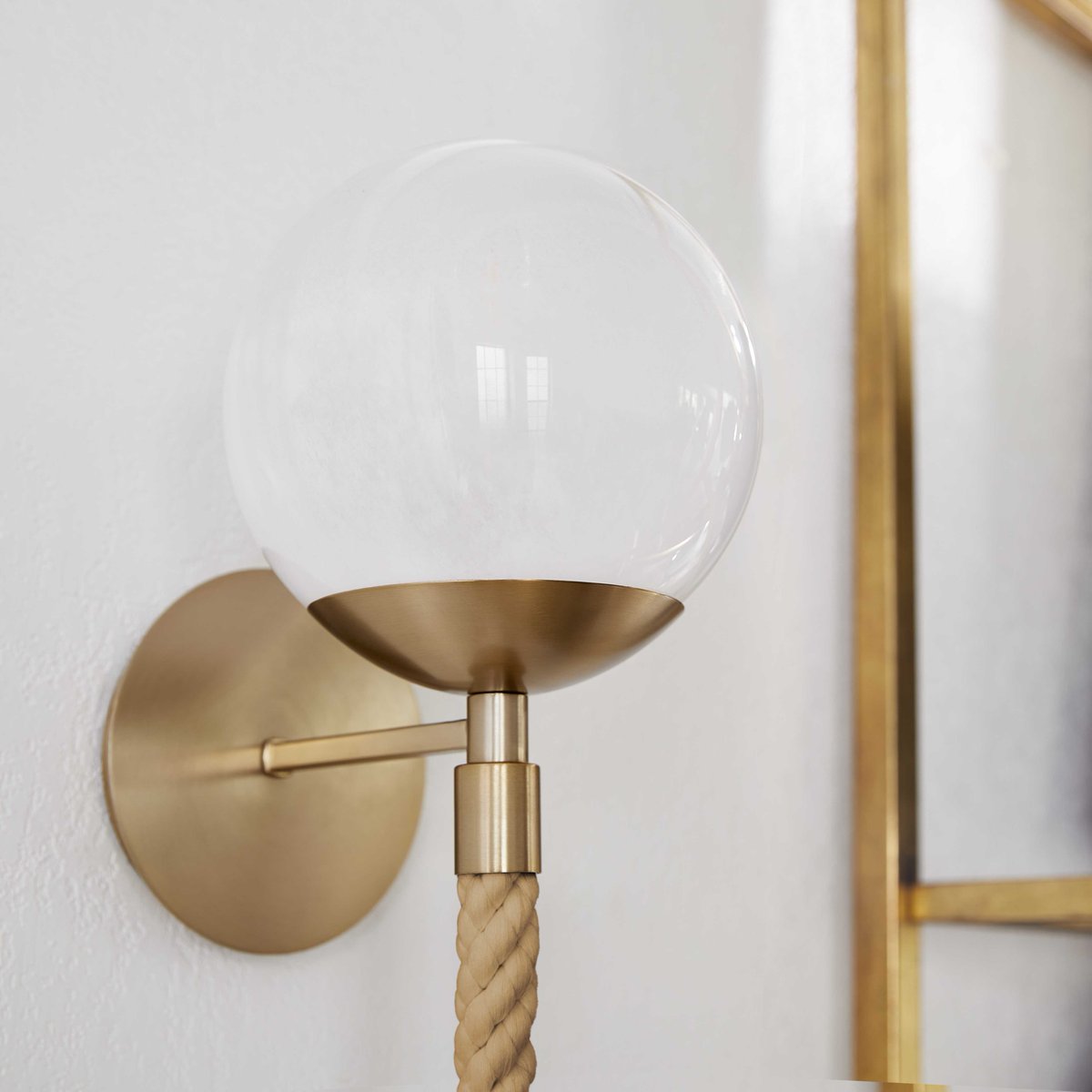 CyanDesignHome's tweet image. Now available in a new finish!⚓ The Rockport Collection captivates with complex details in milky glass spheres, crafted with aged brass accents and nautical-inspired rope for a vintage allure. 🌊 #cyandesign #cyanspring24 #designoutloud