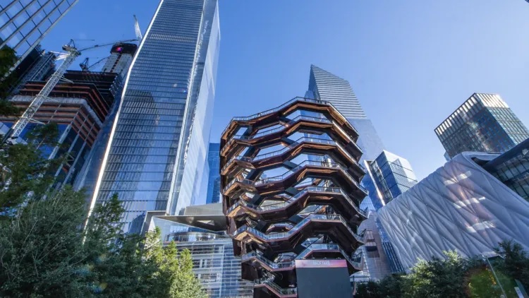 The tourist attraction, which closed back in 2021, will now feature floor-to-ceiling steel mesh for safety. tinyurl.com/yxkbs9a7

#thevessel #thevesselnyc #newyork #nyc #MBRE #joanbrothers