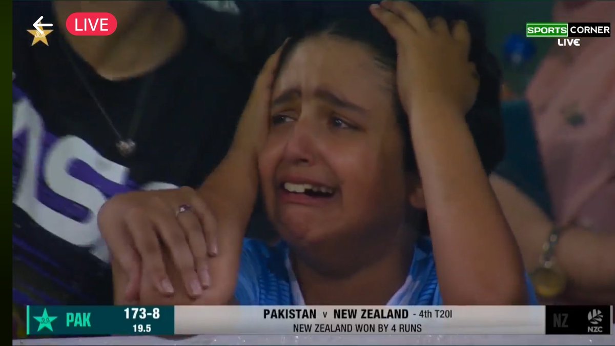 Let's laugh on Pakistan for losing against school team 😂

#PAKvsNZ