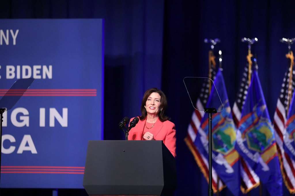 @megghan_rose “President Biden, thank you for bringing hope back to central New York.” Hochul said Micron’s predicted 50,000 jobs will transform the region forever.