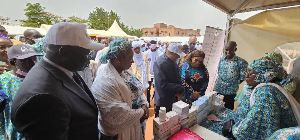 Le Mali a célébré ce 25 avril 2024,la journée mondiale de lutte contre le paludisme.L’événement était présidé par le SG du MSDS en présence du Chargé de bureau OMS et des PTFs. Chants et Sketch de sensibilisation ont caractérisé la cérémonie pour le bénéfice des populations