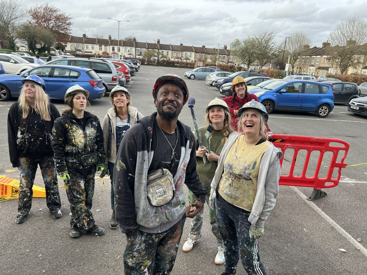 London School of Muralism tweet media