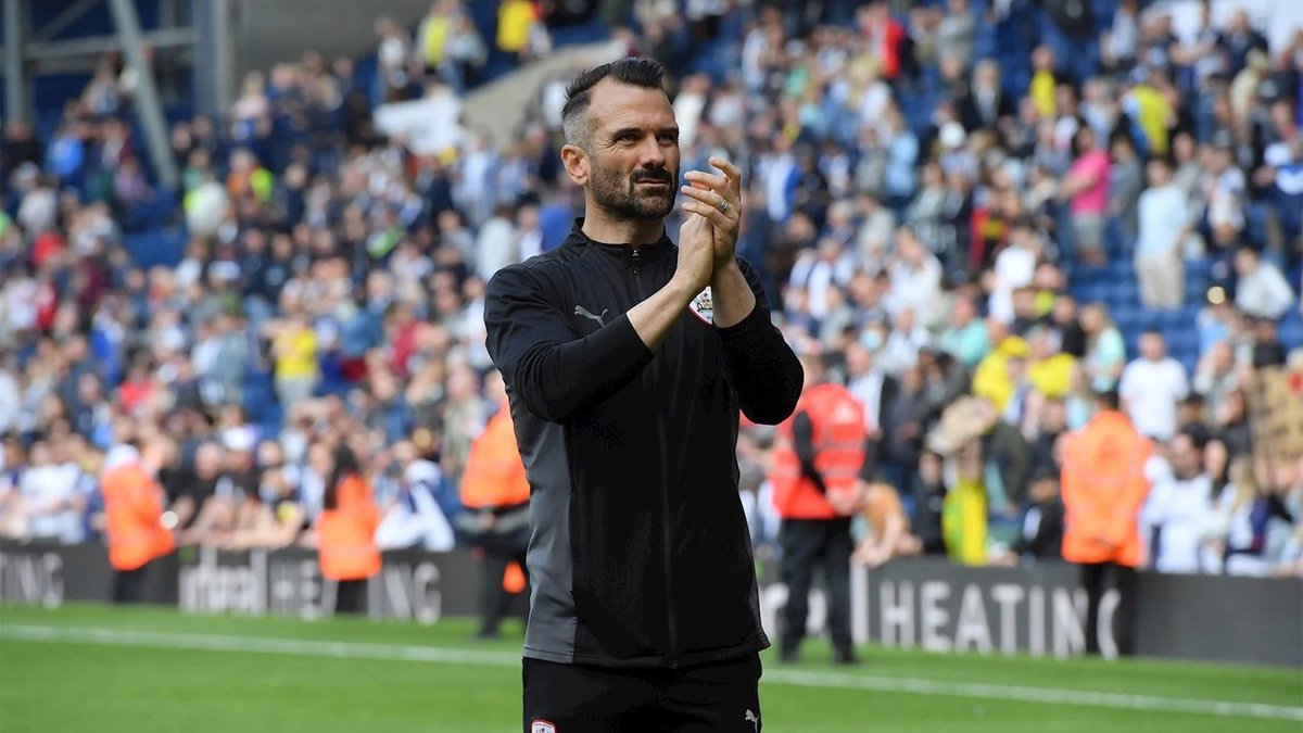 With no news out of Oakwell regarding new management it is looking increasingly likely that Martin Devaney will take charge of The Reds in a pivotal playoff decider.

This is his second stint as caretaker, so what can we expect to see from Barnsley come Saturday?

A Thread 🧵 ||