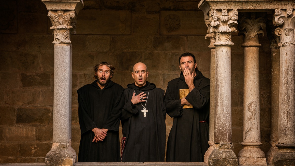 💬 'Pare Abat, hi ha pelegrins!'. Així comença un divertit recorregut històric pel monestir romànic del segle XII de Sant Pere de Galligants. Vols saber com continua? Vine a la visita teatralitzada d'aquest diumenge al #MACgirona! 👉 loom.ly/XoMkgGw