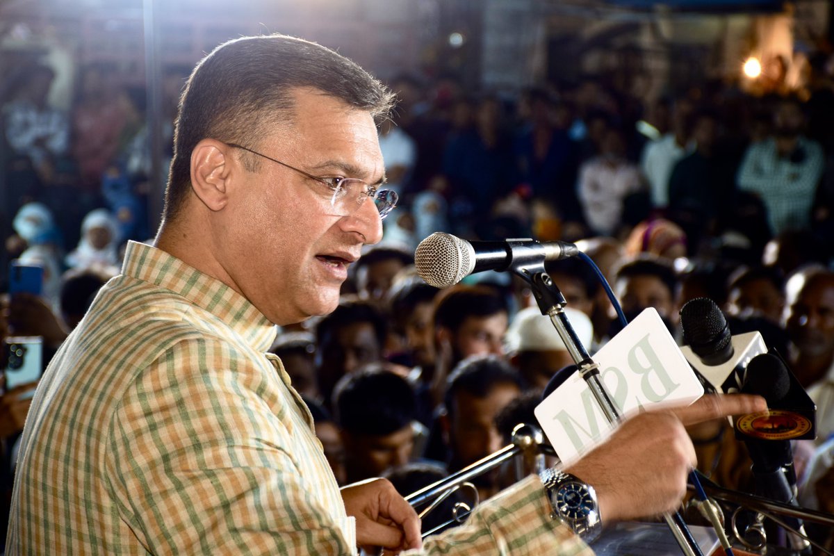 AkbarOwaisi_MIM's tweet photo. Addressed Grand #Election2024 Public Meeting At Near Tabandah Hotel, #Nampally, #GoshaMahal Constituency.. @asadowaisi 

#Vote4Kite🪁  #Vote4Right #Vote4AIMIM #Vote4BarristerOwaisi #Elections2024 #LoksabhaElection2024 https://t.co/UP7OpDjPmU