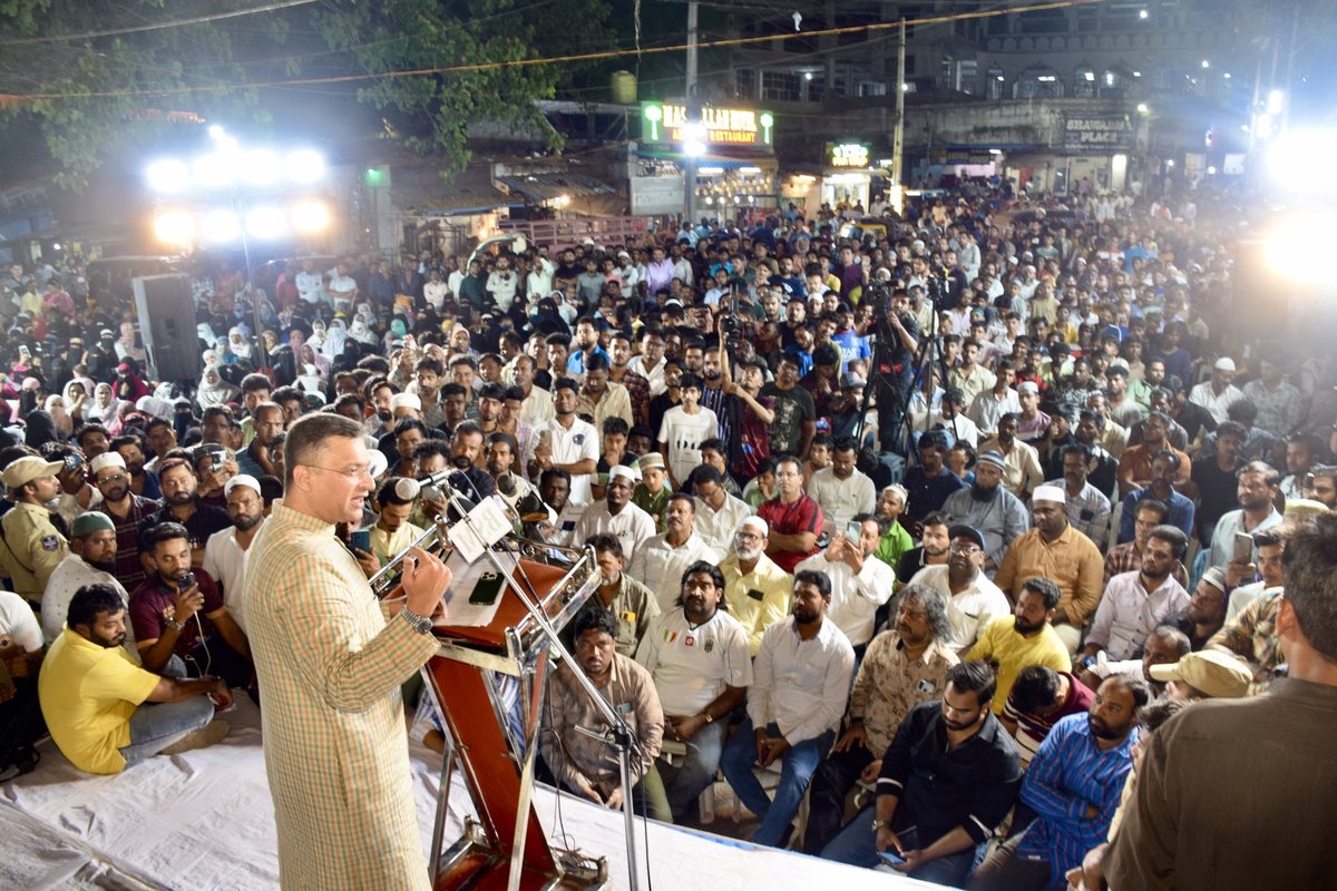 Addressed Grand #Election2024 Public Meeting At Near Tabandah Hotel, #Nampally, #GoshaMahal Constituency.. @asadowaisi #Vote4Kite🪁 #Vote4Right #Vote4AIMIM #Vote4BarristerOwaisi #Elections2024 #LoksabhaElection2024