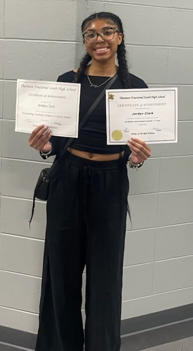 Congratulations to Freshmen Wing Jordyn Clark on her awards for  academic achievement 3.5 gpa or higher, and being named social studies freshmen of the year!!! Keep up the great work JC !!!

<a href="/TFSo_Athletics/">T. F. South Athletics</a> <a href="/TFSRedWolves/">TF South High School</a> <a href="/TFSouthTF/">TFSTRACK</a> <a href="/ssuburbanhoops/">Southsuburbanhoops</a> <a href="/SouthtownSports/">SouthtownSports</a> @LansingILNews