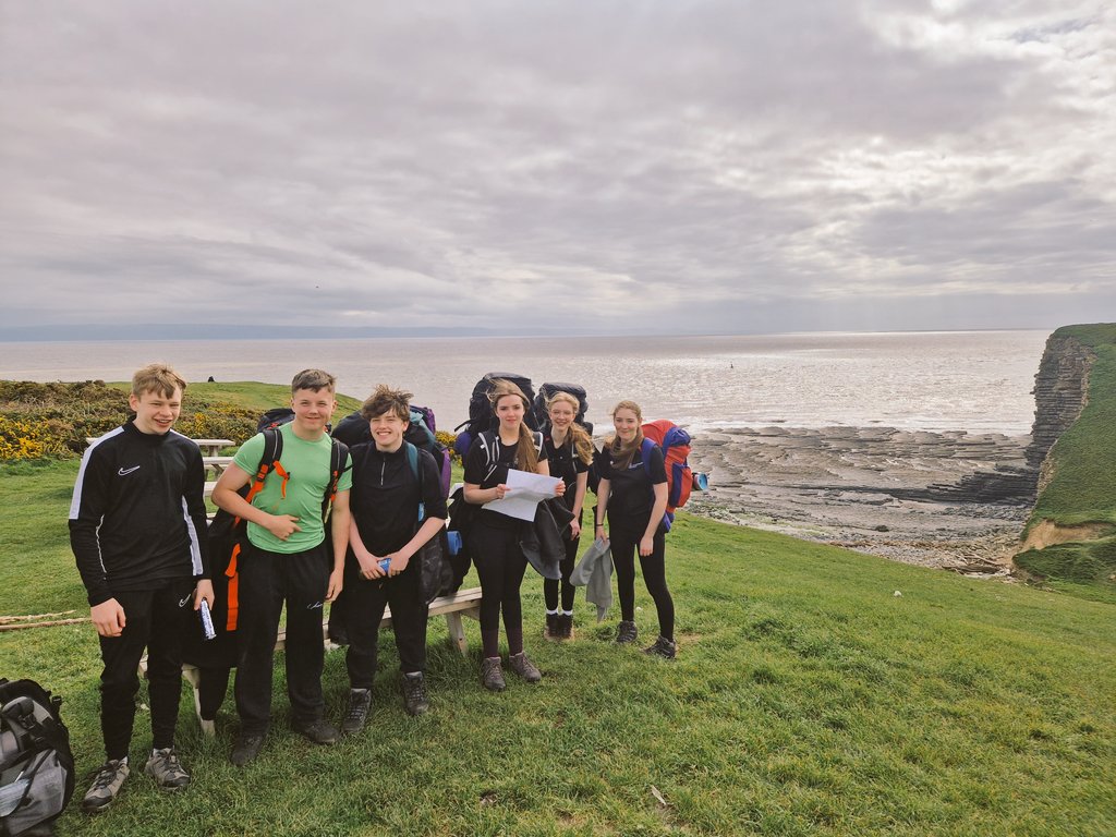 SJC_OutdoorEdu's tweet photo. A great first day of the #R15 @DofE Silver Practice Expedition. Smiles all around! #SJCAdventure #SJCDofE @DofEWales @SJCCardiff (2/2) https://t.co/IBpJQbC6TQ