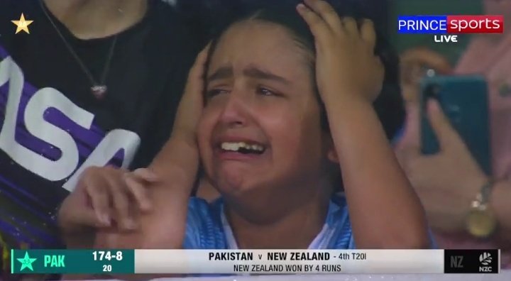 Shame on zimbabar
You ghanta ruined pakistan cricket
No runs 
No captaincy skills 
Nothing
Kuch nahi aata ghanta tujhe 
Leave my beautiful team 
#PAKvsNZ #BabarAzam