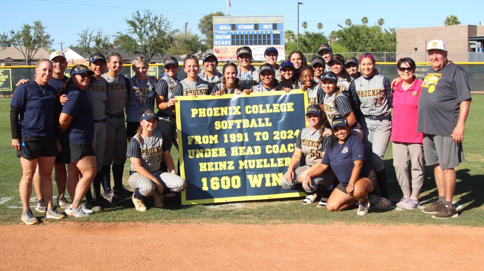 🚨1600 Career Wins🚨 Heinz Mueller, head softball coach of @PCBearsSoftball, has won his 1600th career victory! Mueller is currently in his 34th season as head coach for the Bears. Full article | njcaa.org/x/ee2cc