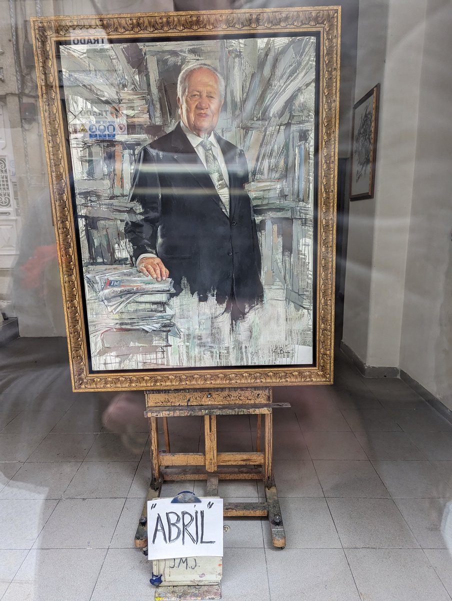 Porto, Rua do Almada. Pelo Mestre Bessa. 25 de Abril Sempre!