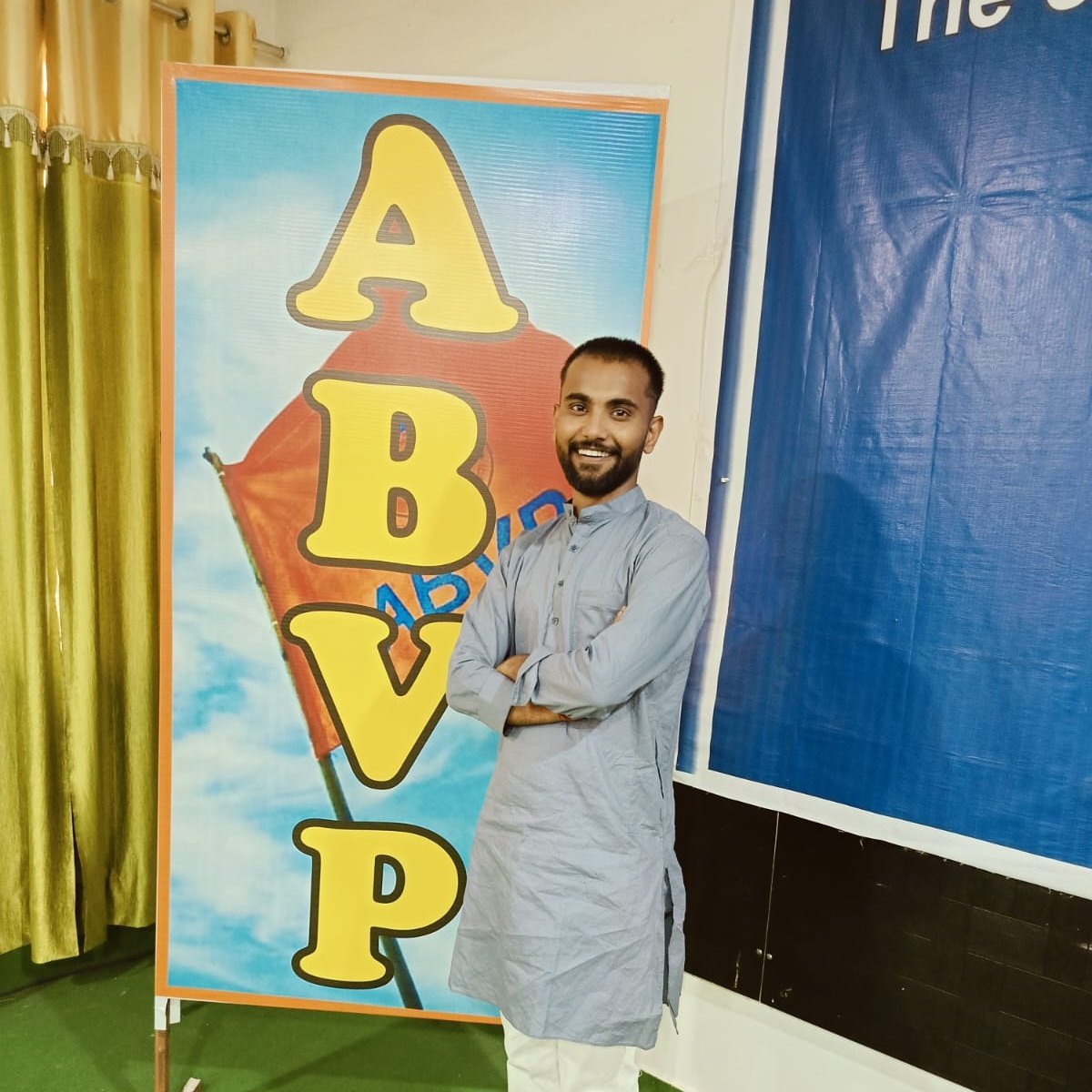 RanuKhare16's tweet photo. #NewProfilePic https://t.co/9Wp8MeOD7Z