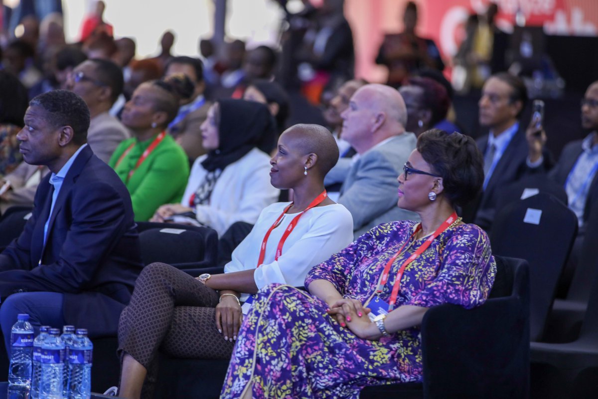 Glass_HousePR's tweet photo. When we bring together human capital, financial capital and technological innovation, magic happens in Artificial Intelligence ~
@BradSmi
Vice Chair and President
@Microsoft
#AmchamSummit24 via @USEmbassyKenya https://t.co/yO3aFN195C