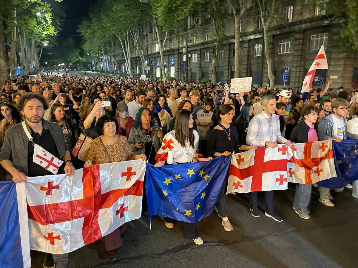 Day 11. People are currently gathering for another youth-led march.
#NoToRussianLaw #Georgia 🇬🇪🇪🇺