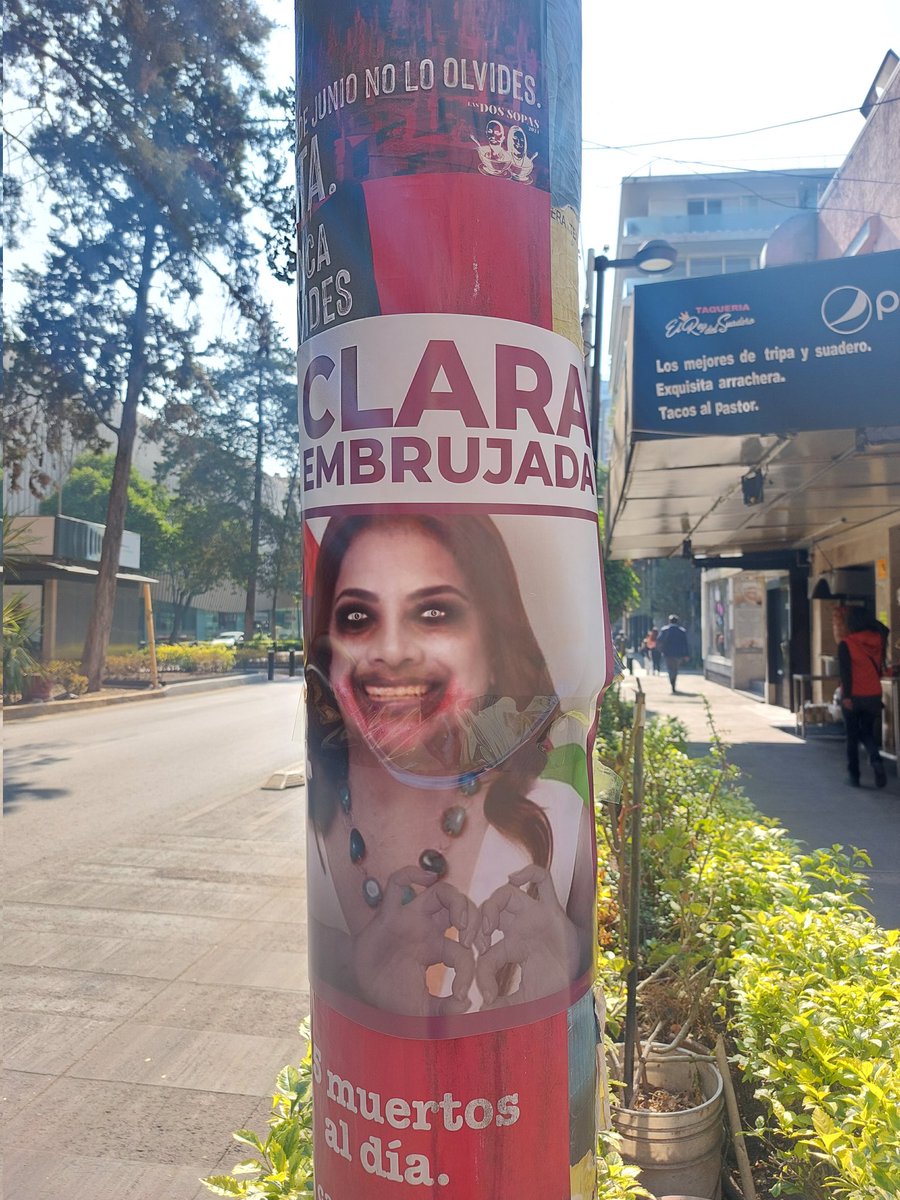 Jackie_MerYT's tweet photo. @El_Mayo_Monero No les funciona ya poner su cara en todos lados, así que ahora tapizan la ciudad con estas pendejadas... de nuestros impuestos? Claro!! https://t.co/dtZedZVNyF