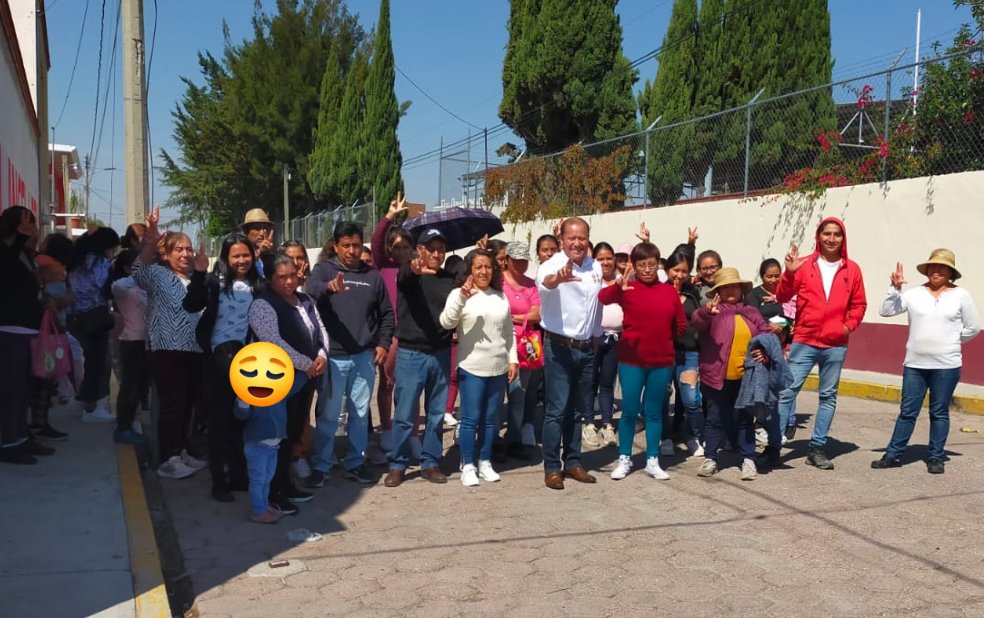 Desde el corazón del Barrio de Santo Entierro, en el municipio de #Acajete, caminamos junto a vecinas y vecinos decididos a recuperar el rumbo.

¡Juntas y juntos, construiremos un futuro seguro para esta comunidad!

#LaloGobernador #EsdrasDiputado #Dtto12 ❤️💙💛