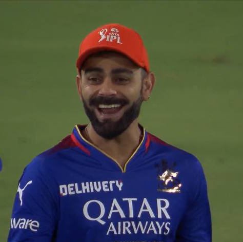 After scoring half century in 42 balls king Kohli is laughing 😂 #Kohli #SRHvsRCB