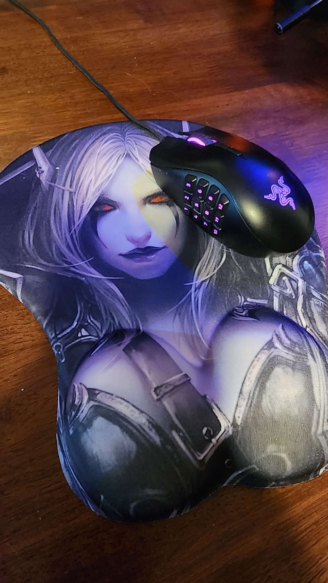 <a href="/NeuromindArt/">Neuromind 👁</a> Razer Naga Trinity 🖤🐍💜