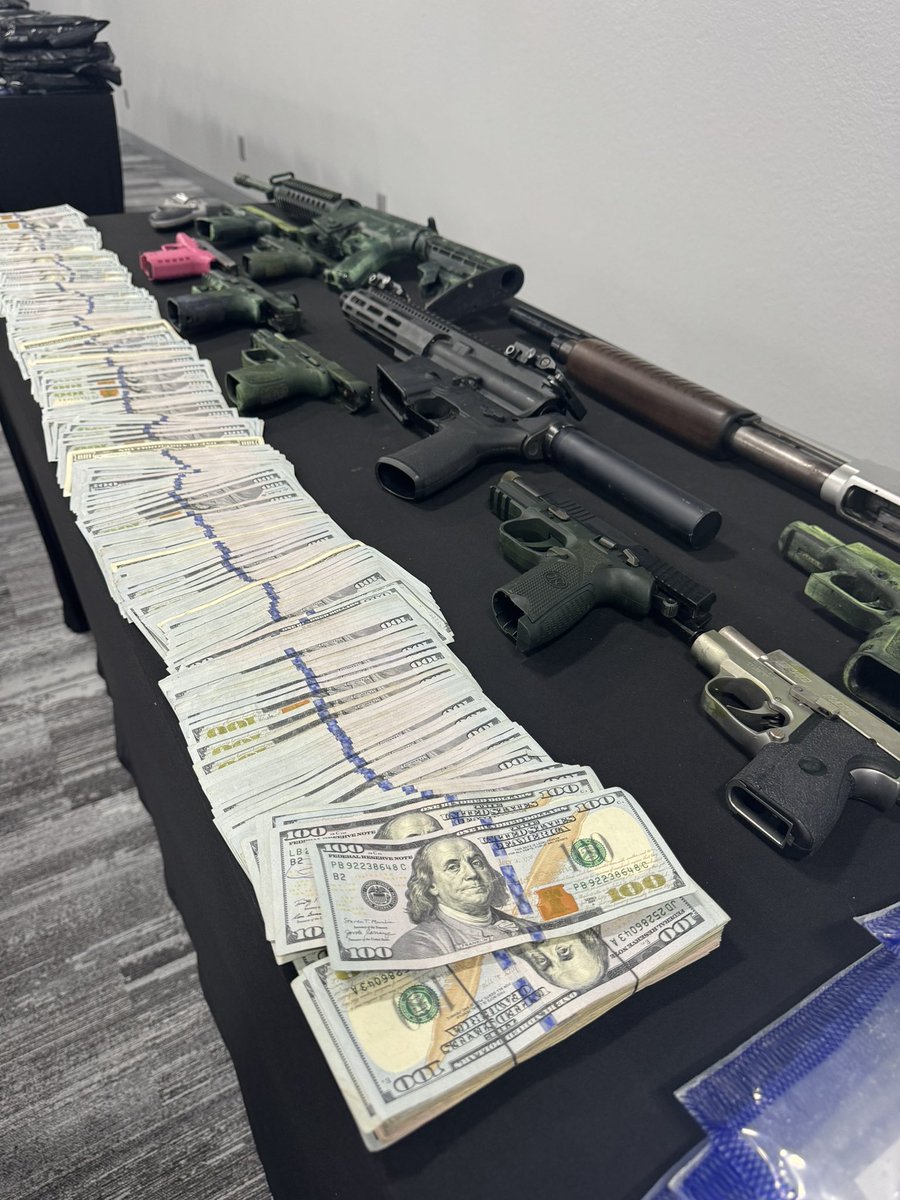 🌴OPERATION PARADISE CITY🌴 Today Sheriff Carmine Marceno announced the conclusion of a months-long operation focused on drug dealers & traffickers. 🌴52 Arrests 🌴13 Pounds of Meth 🌴2 Kilos of Cocaine 🌴1 Kilo of Fentanyl 🌴1 Kilo of MDMA 🌴24 Guns