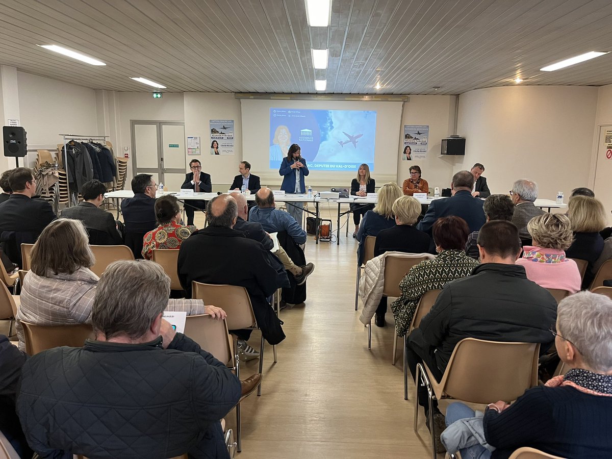 Cecile_Rilhac's tweet photo. En direct de @VilleBeauchamp pour échanger sur la lutte contre les nuisances aériennes sur notre territoire. Merci à tous les intervenants et aux personnes présentes à la 7ème réunion publique de mon mandat ! #circo9503 https://t.co/VpGjpPSkw2