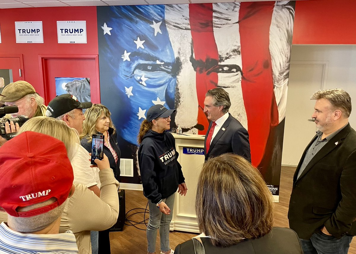 Right now: @DougBurgum does a meet & greet at Trump campaign headquarters in Manchester #NHPolitics #FITN #WMUR