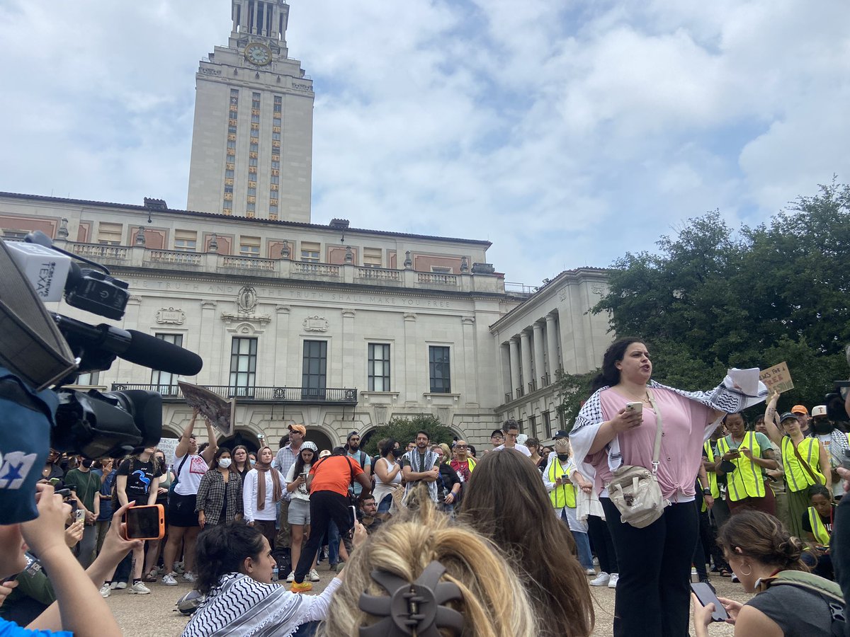 lilykepner's tweet photo. New: @UTAustin staff member and alum Rhiannon Hamam said she was arrested yesterday at the protest. “I am here to speak to you about her betrayal,” Hamam said. “We have all been betrayed by Jay Hartzell.” https://t.co/wjOFrfQ8XO