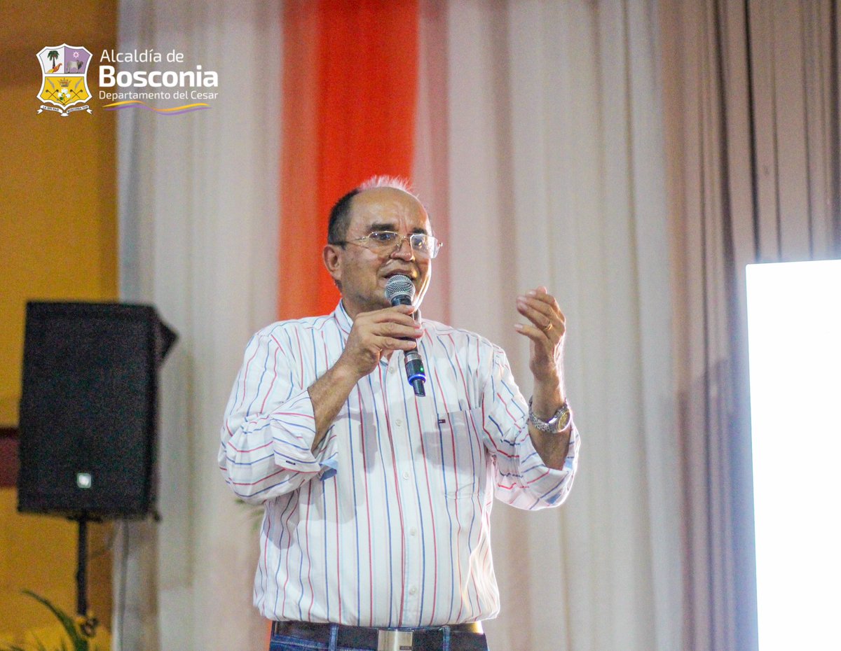 alcaldiabosco's tweet photo. ¡Dedicación al 100% en trabajo y gestión!

El alcalde Jorge Patiño y su equipo municipal comparten con orgullo los logros alcanzados en los primeros 100 días de gobierno.

¡Juntos, avanzamos hacia un futuro lleno de desarrollo! 

Bosconia Potencia en Desarrollo. 🤝🏽✅ https://t.co/plIEpPRitK