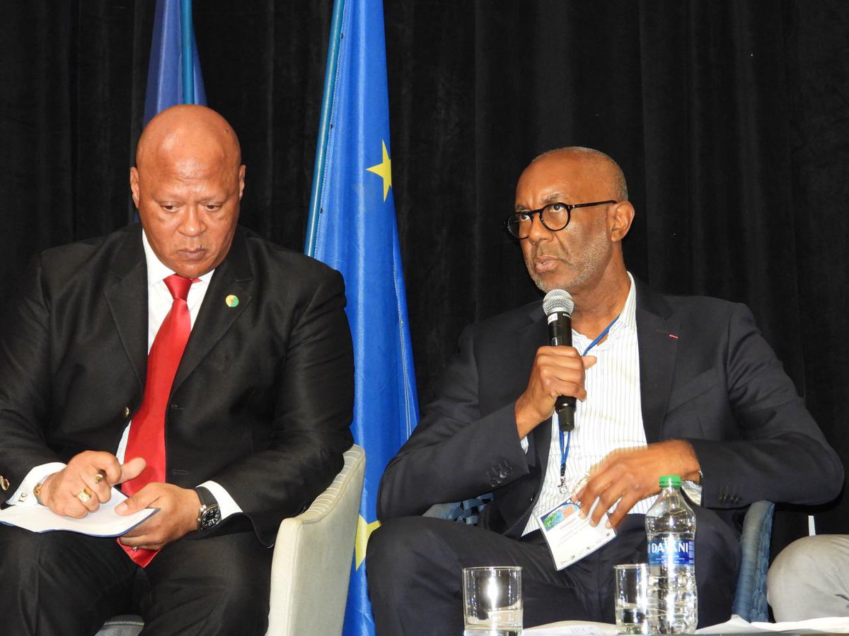 J’ai participé ce jeudi à la XVII conférence de coopération régionale à la session 3 :Comment stimuler les exportations des CFA &amp;accroître les échanges commerciaux dans la région . J’ai présenté les propositions de la CCI pour développer l’internationalisation des entreprises