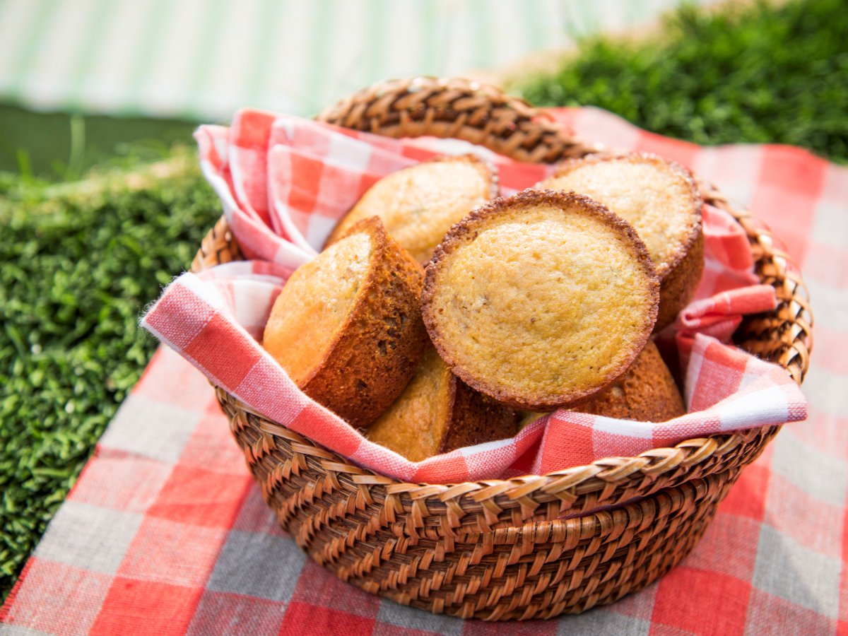 A box of cornbread mix is the secret to making @gzchef’s Walnut Thyme Muffins in a hurry: foodtv.com/3xYMI0g 😋 Get more recipes on #TheKitchen, NEXT @ 11a|10c!