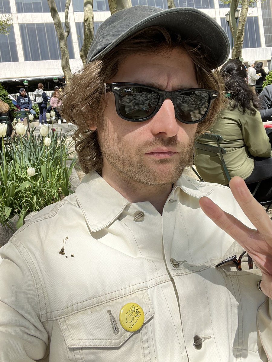 drjimmyando's tweet photo. A bird just shit on my cream denim jacket so guess it’s my lucky day 👍

(…better play the lottery later 🍀) https://t.co/qq056MhOR2
