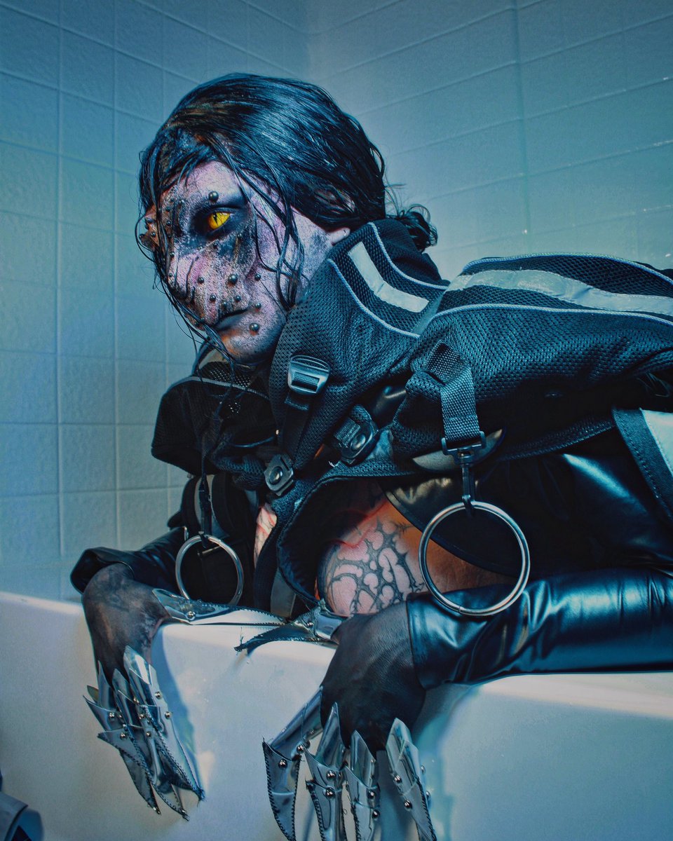 In case you didn’t hear, my debut single Aliens releases on May 8 on all streaming platforms. I can’t wait for you guys to hear my music (I fckn shred btw :3) 🖤