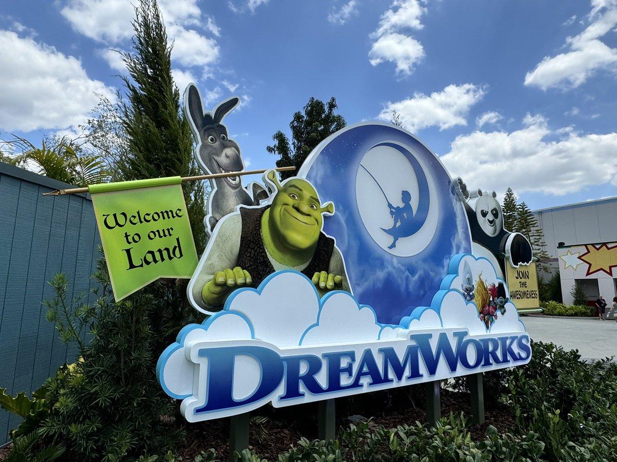 The DreamWorks Land sign received a little update. @UniversalORL
