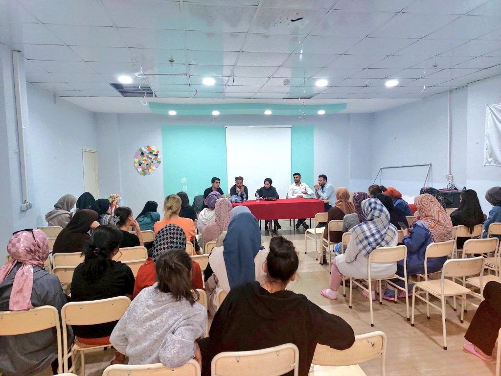 BitlisKYGM's tweet photo. Beşi bir arada
Psikologlarımızla söyleşi yapıldı.

📍Beşminare Kız Yurdu https://t.co/EI9WMW2sWg