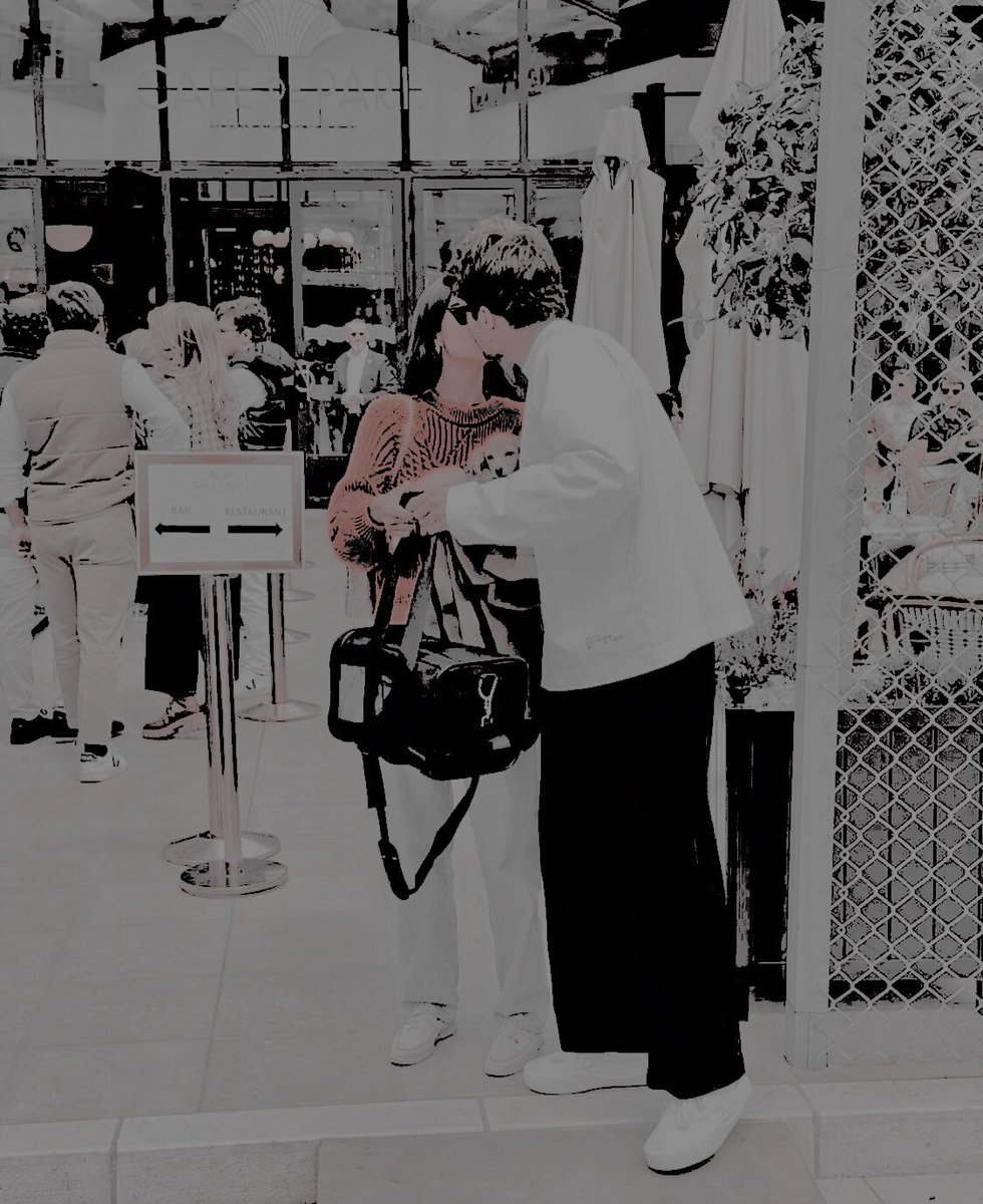 ᅠ
ᅠ
ᅠ 
ᅠ 
ᅠ
#𝐒͟𝐏͟𝐎͟𝐓͟𝐓͟𝐄͟𝐃 : 𝟐𝟓.𝟎𝟒
princess sofia de borbon spotted
with  her  husband  prince cesare 
today in barcelona.
📍 𝑏𝑎𝑟𝑐𝑒𝑙𝑜𝑛𝑎, 𝑠𝑝𝑎𝑖𝑛.
ᅠ
ᅠ
ᅠ
ᅠ
ᅠ