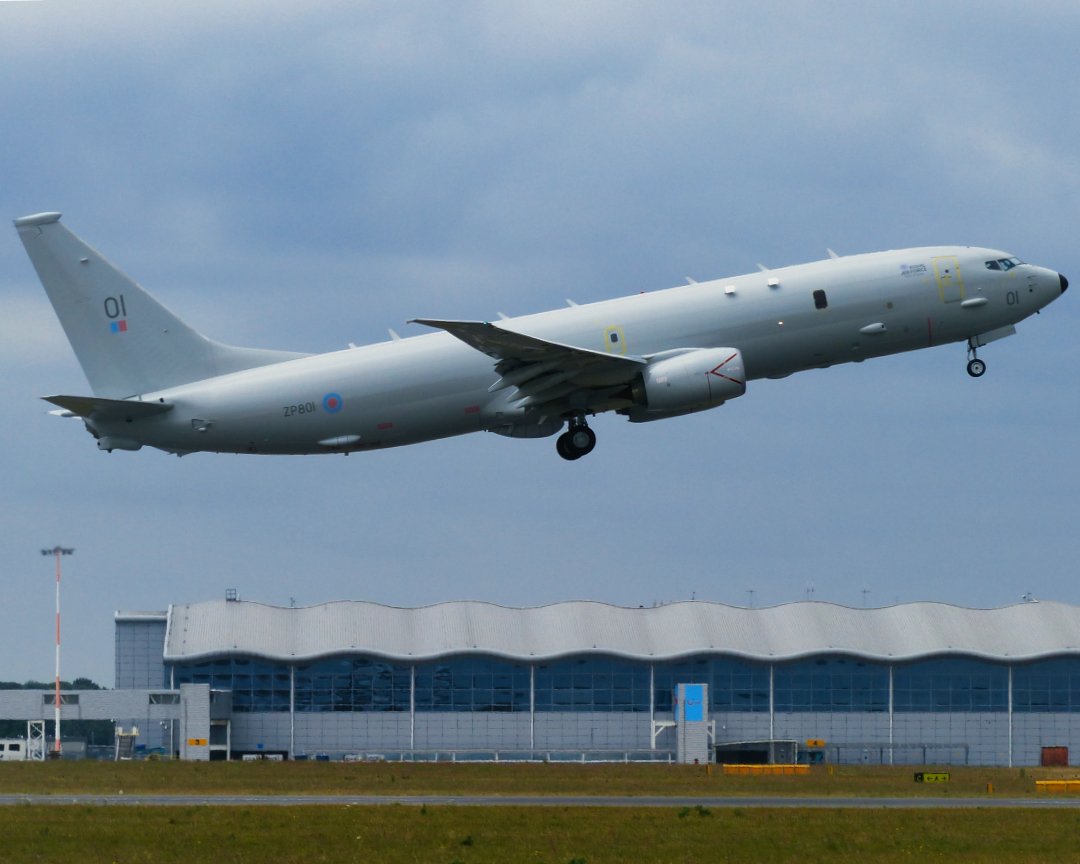 15 years ago today was the first flight of the Boeing P-8 Poseidon. Seen here is RAF Boeing Poseidon MRA1 ZP801 training at Doncaster Airport 8.6.20. #raf #royalairforce #boeing #boeingp8 #p8 #boeingp8poseidon #p8poseidon #boeingp8mr1 #p8mr1 #boeingp8mr1poseidon #p8mr1poseidon