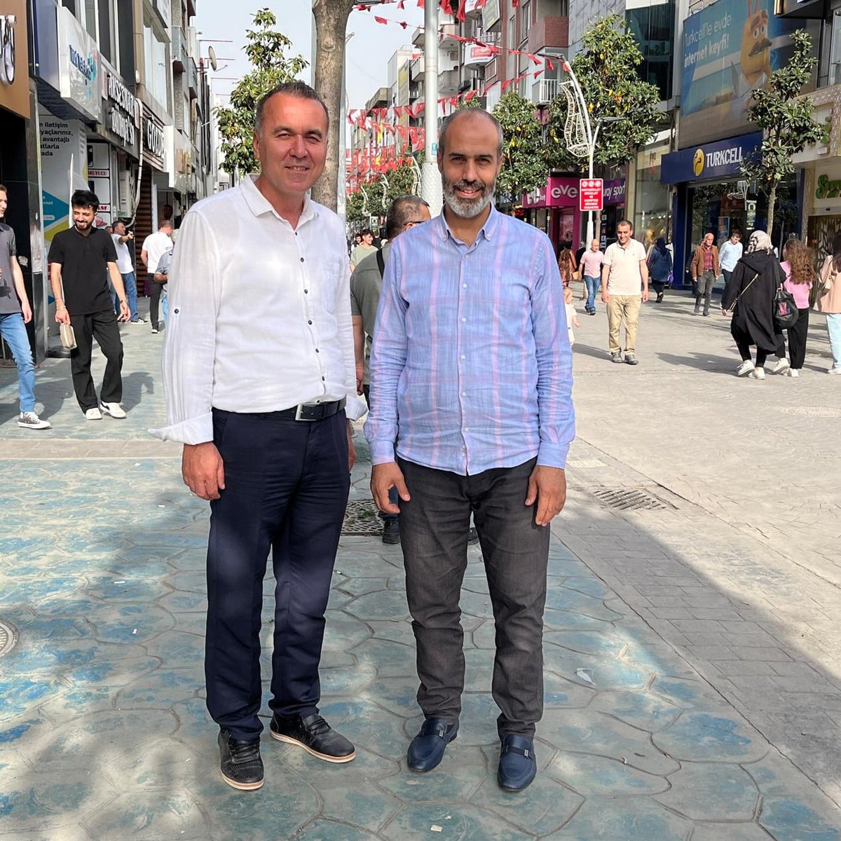 Munal54's tweet photo. #CADDER #ÇarkCaddesi 

Esnaf şehrin direğidir. Şehrin nabzıdır.
Çark Caddesi Esnaf ve İşadamları Derneği Başkanı Sn Yaşar Yıldırım beyin kıymetli sohbetine iştirak ettik.

#MuratÜNAL
#SakaryayıÇokSeviyoruz https://t.co/qWeRdwoBaf