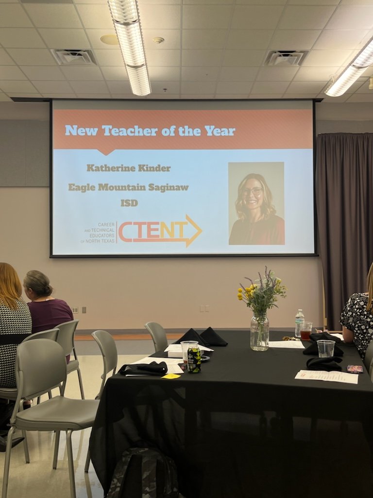 Congratulations to our very own Patient Care Technician teacher @MrsNurseKinder for being named the CTAT New Teacher of the Year for North TX Region! @EMSISD @EMSISD_CTE #HCTCready #EMSproud