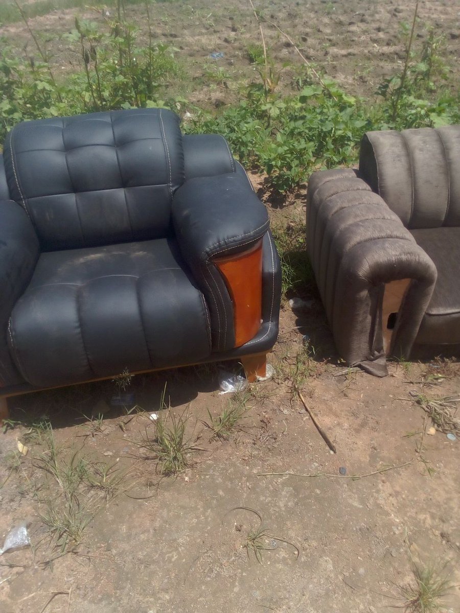 saidmohammedcyd's tweet photo. Fundi sofa 0784553843 https://t.co/cLBo4ubLAB