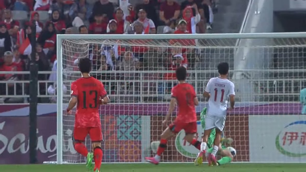 HabisNontonFilm's tweet photo. GILA STRUICK! 😭

Gol level Liga Inggris ini. 

Semakin merinding coyyyy. 😭❤️

#AFCU23AsianCup https://t.co/39MoNWccVX