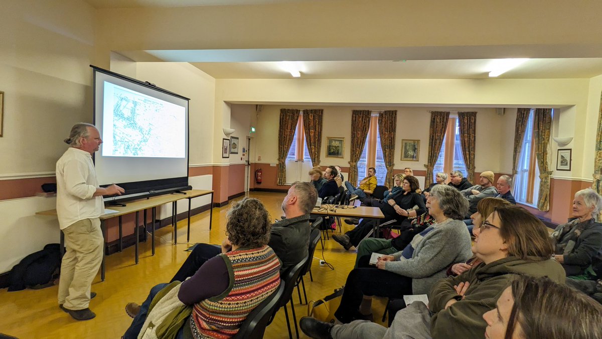 Glossop's 'Punk Archeologist' Tim Campbell Green <a href="/RobertHamnett/">Dr Tim Campbell-Green</a> holding forth at Curiosity Club this evening.
