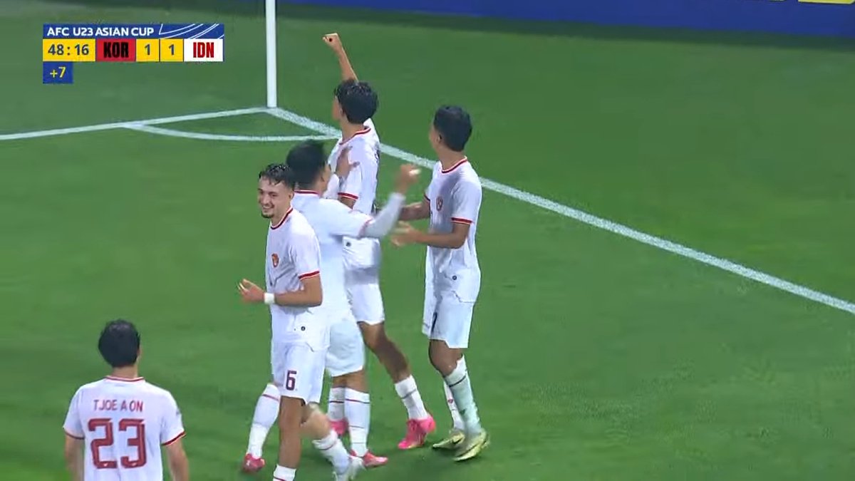 HabisNontonFilm's tweet photo. GILA STRUICK! 😭

Gol level Liga Inggris ini. 

Semakin merinding coyyyy. 😭❤️

#AFCU23AsianCup https://t.co/39MoNWccVX