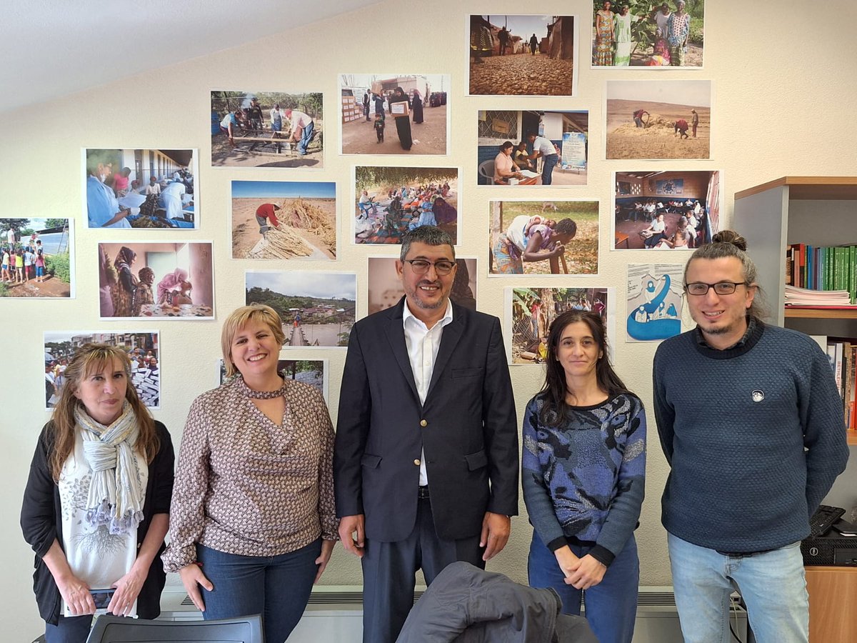 #RASD 🌍🌱 | Hoy hemos participado en una importante reunión para analizar los logros e impactos del proyecto que estamos ejecutando con @Umdraiga en los campamentos de refugiadas saharauis. 🔎 ➡️ Objetivo del proyecto: reforzar la #SoberaníaAlimentaria del pueblo saharaui.