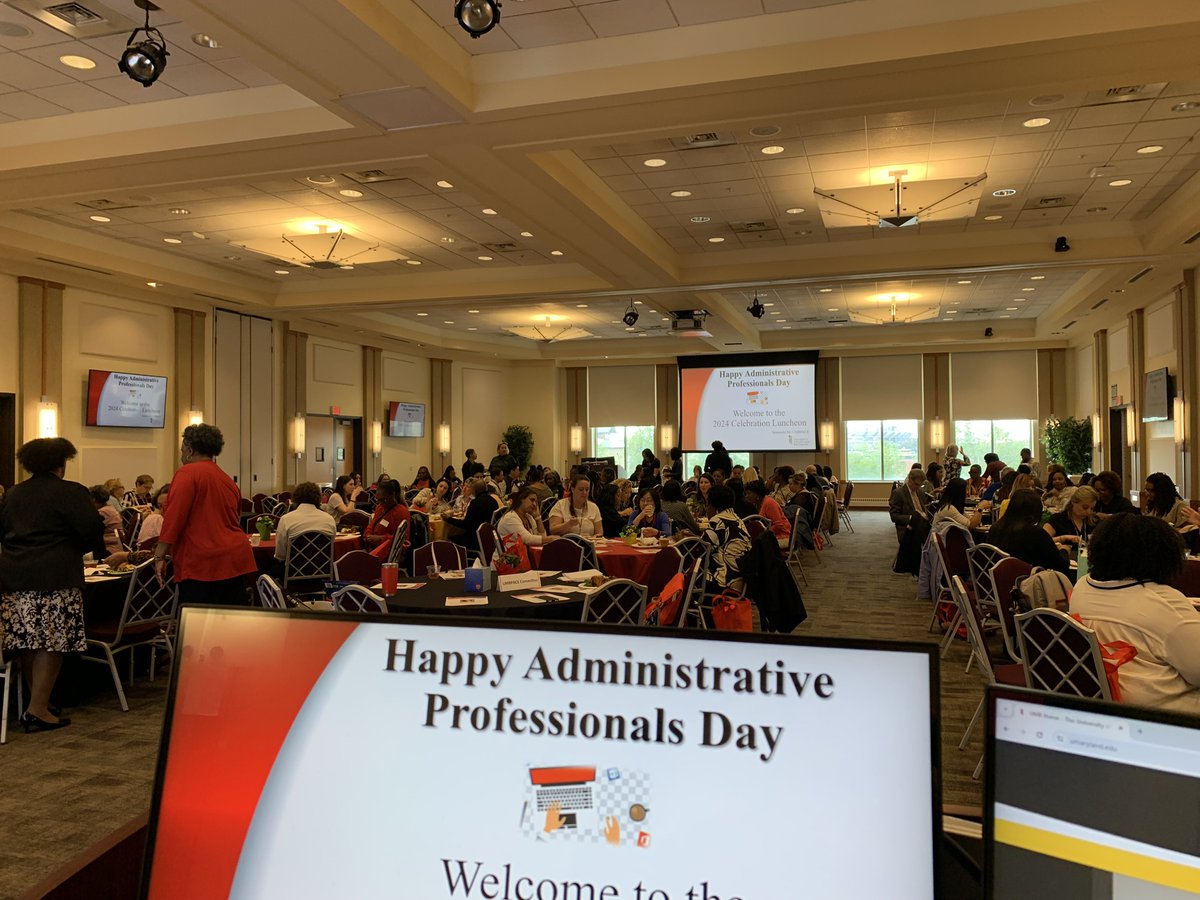 Yesterday I got to chat with so many of the amazing administrative professionals @UMBaltimore at the #UMBPACE event.
