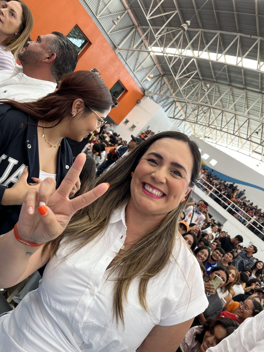 Reciben más de 1000 jovenes a #JorgeMaynez en la #UAEM. 

En su tercera visita a #Morelos el candiato de #MovimientoCiudadano a la Presidencia de #Mexico se comprometió con los jóvenes a construir un mejor pais y estado en coordinación con #JessicaOrtega